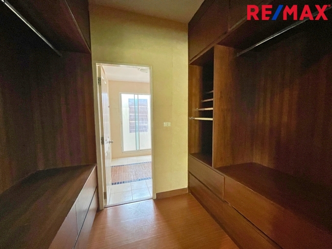 บ้านเดี่ยวสไตล์รีสอร์ท ใกล้เมกาบางนา โครงการเอโทล ลันตา รีสอร์ทไลฟ์ บางนา-วงแหวน (Atoll Lanta Resort Life Bangna-Wongwaen)