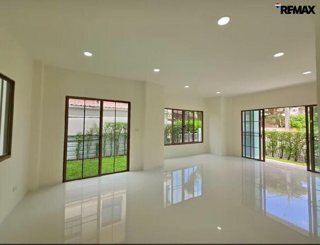 ขายบ้านเดี่ยว บุราสิริ ราชพฤกษ์–แจ้งวัฒนะ เพียง 4.95 ล้าน ทำเลดี ถูกสุดในโครงการ Burasiri Ratchaphruek-Chaengwattana