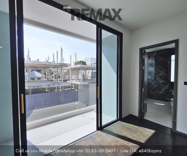 โครงการ HIBURY วัชรพล-รามอินทรา พร้อม Pool Villa และ ลิฟท์บ้าน ใจกลางวัชรพล ที่ดิน 120.6 ตร.ว. ใช้สอย: 1,000 ตร.ม. บ้านเดี่ยว Ultra Luxury ขนาดใหญ่พิเศษ รวม 2 หลังไว้ในพื้นที่เดียวกัน