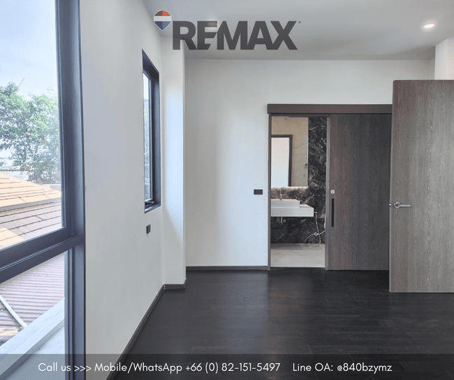 โครงการ HIBURY วัชรพล-รามอินทรา พร้อม Pool Villa และ ลิฟท์บ้าน ใจกลางวัชรพล ที่ดิน 120.6 ตร.ว. ใช้สอย: 1,000 ตร.ม. บ้านเดี่ยว Ultra Luxury ขนาดใหญ่พิเศษ รวม 2 หลังไว้ในพื้นที่เดียวกัน