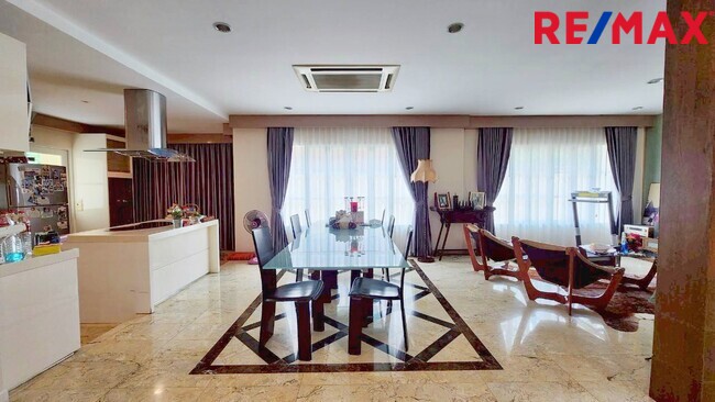 ขายบ้านเดี่ยวหรู หลังมุม ลดาวัลย์ ปิ่นเกล้า–เพชรเกษม 190 ตร.วา | ต้นโครงการ | รีโนเวทใหม่ | ใกล้โรงเรียนนานาชาติ