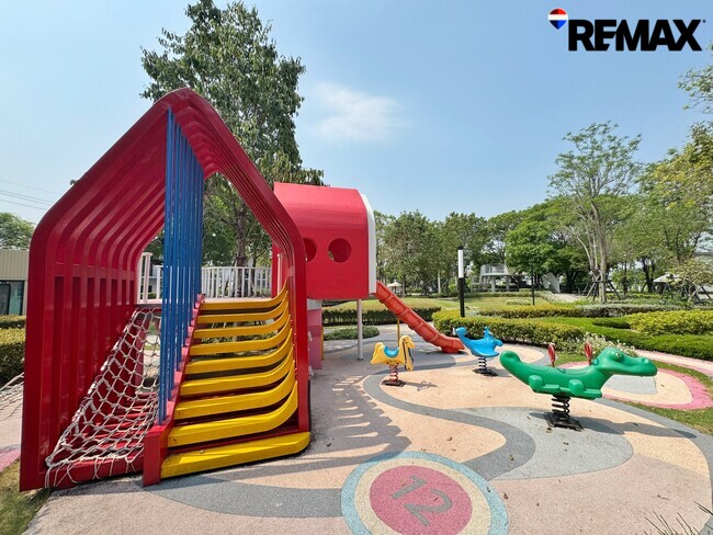 ขายขาดทุนกว่าล้าน! บ้านเดี่ยVenue Flow แจ้งวัฒนะ หลังใหญ่ 74 ตร.ว. ตำแหน่ง Rare Item วิวสวนส่วนกลางหน้าบ้าน (ไม่ชนใคร) 5 นอน สภาพใหม่พร้อมอยู่