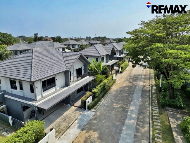 ขายขาดทุนกว่าล้าน! บ้านเดี่ยVenue Flow แจ้งวัฒนะ หลังใหญ่ 74 ตร.ว. ตำแหน่ง Rare Item วิวสวนส่วนกลางหน้าบ้าน (ไม่ชนใคร) 5 นอน สภาพใหม่พร้อมอยู่