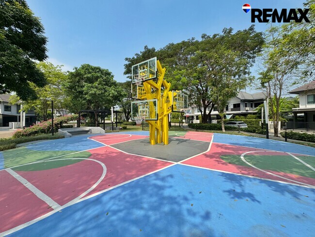ขายขาดทุนกว่าล้าน! บ้านเดี่ยVenue Flow แจ้งวัฒนะ หลังใหญ่ 74 ตร.ว. ตำแหน่ง Rare Item วิวสวนส่วนกลางหน้าบ้าน (ไม่ชนใคร) 5 นอน สภาพใหม่พร้อมอยู่