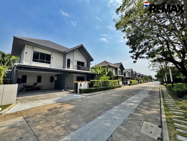 ขายขาดทุนกว่าล้าน! บ้านเดี่ยVenue Flow แจ้งวัฒนะ หลังใหญ่ 74 ตร.ว. ตำแหน่ง Rare Item วิวสวนส่วนกลางหน้าบ้าน (ไม่ชนใคร) 5 นอน สภาพใหม่พร้อมอยู่