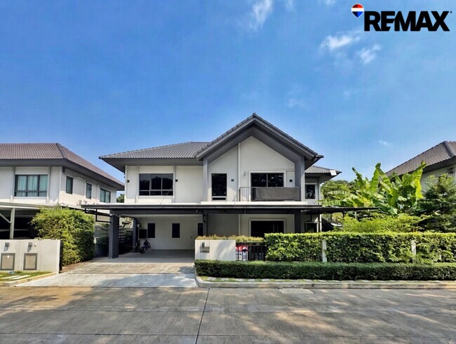 ขายขาดทุนกว่าล้าน! บ้านเดี่ยVenue Flow แจ้งวัฒนะ หลังใหญ่ 74 ตร.ว. ตำแหน่ง Rare Item วิวสวนส่วนกลางหน้าบ้าน (ไม่ชนใคร) 5 นอน สภาพใหม่พร้อมอยู่