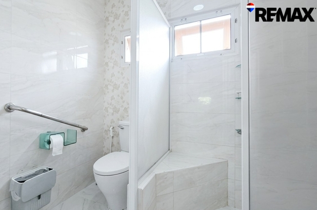 ขาย บ้านเดี่ยวสร้างกับ โมเดิร์นโฮม มีแปลนบ้าน 128 ตร.วา เอกชัย 10/1 บ้านหลังใหญ่ สภาพดี ขายเพียง 6.45 ล้านบาท เข้าซอยเพียง 500 ม. เดินทางสะดวก