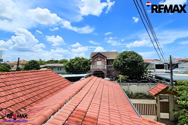 ขาย บ้านเดี่ยวสร้างกับ โมเดิร์นโฮม มีแปลนบ้าน 128 ตร.วา เอกชัย 10/1 บ้านหลังใหญ่ สภาพดี ขายเพียง 6.45 ล้านบาท เข้าซอยเพียง 500 ม. เดินทางสะดวก