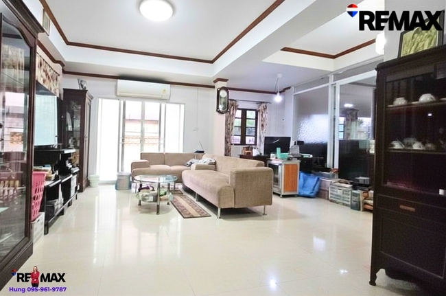 ขาย บ้านเดี่ยวสร้างกับ โมเดิร์นโฮม มีแปลนบ้าน 128 ตร.วา เอกชัย 10/1 บ้านหลังใหญ่ สภาพดี ขายเพียง 6.45 ล้านบาท เข้าซอยเพียง 500 ม. เดินทางสะดวก