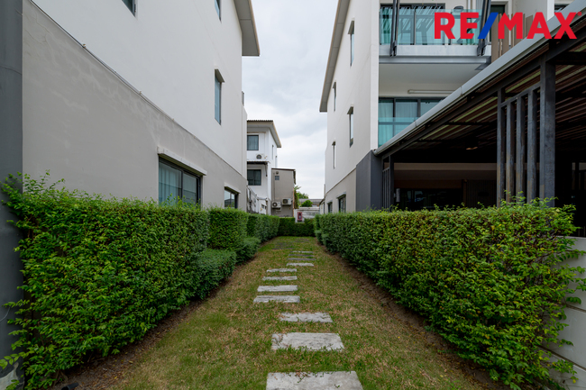 หลังมุม New Listing! 2026 Town Avenue Cocos ทาวน์โฮมจาก Sansiri 23 ตร.วา (#บ้านตัวอย่าง ) พระรามสอง ซอย 50, แยก 7, ใกล้ Central พระรามสอง เพียง 700 เมตร [ขายขาดทุนถึง 1.5 ล้าน มาในราคาพิเศษ!!