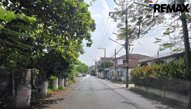 มาใหม่! Townhome พระราม2 ซ.47 พระราม2 ใกล้เซนทรัลพระราม 2, หลังบ้านติดลำกระโดง เนื้อที่ 23.4 ตร.วา [ไม่เสียค่าส่วนกลาง] เพียง :: 2.1 ล้านเท่านั้น เข้าออกได้หลายทางพระราม 2 47, 43 อนามัยงามเจริญ ซ.7