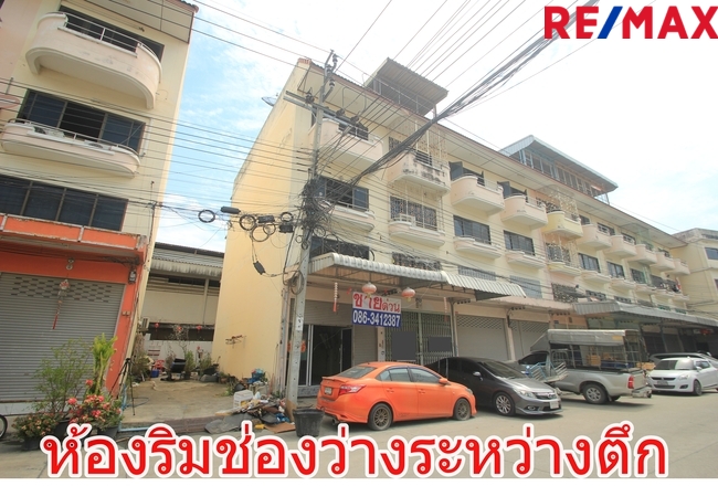 อาคารพาณิชย์สุขสวัสดิ์ ประชาอุทิศ สุขนิเวศน์2 ทำเลค้าขาย เปิดสำนักงาน ริมถนนเมนหน้าโครงการก่อนเข้าหมู่บ้าน ห้องริมระหว่างตึก ใกล้บิ๊กซีสุขสวัสดิ์ สะพานภูมิพล1-2