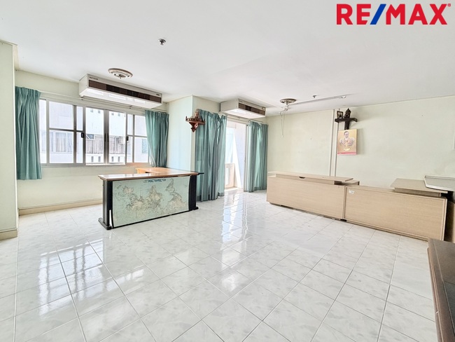 คอนโดคอมมอนเวลธ์ ปิ่นเกล้า | ห้อง Studio ติด MRT บางยี่ขัน บรรยากาศโปร่งสบาย เดินทางเข้าเมืองง่าย