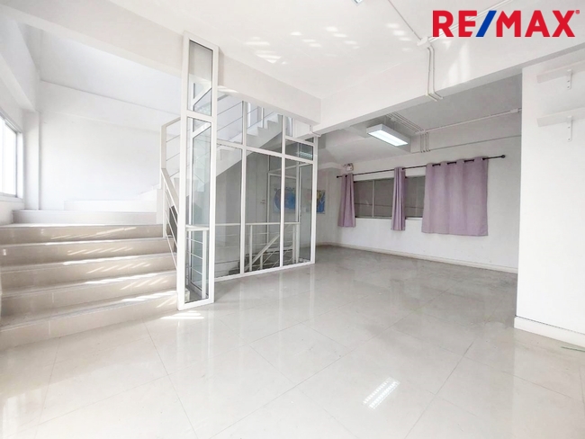 ขายโกดังพร้อมออฟฟิศสำนักงาน 2ชั้นครึ่ง โครงการหมื่นทรัพย์แลนด์