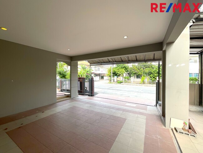 ขาย บ้านเดี่ยว ภัสสร เพรสทีจ รังสิต-คลอง 2 ใกล้ฟิวเจอร์พาร์ครังสิต ติดถนนใหญ่รังสิต-นครนายก (ไม่เข้าซอย)