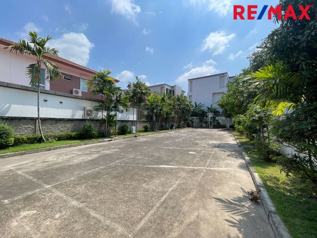 บ้านเดี่ยวสไตล์รีสอร์ท ใกล้เมกาบางนา โครงการเอโทล ลันตา รีสอร์ทไลฟ์ บางนา-วงแหวน (Atoll Lanta Resort Life Bangna-Wongwaen)