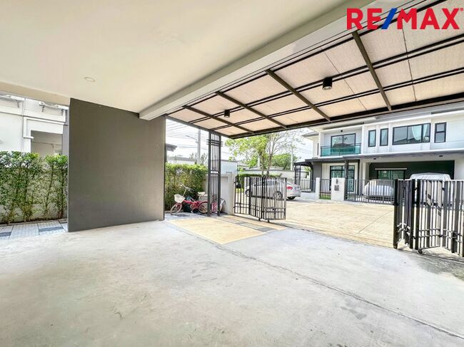 แกรนด์ บริทาเนีย วงแหวน – รามอินทรา (Grand Britania Wongwaen – Ramintra)