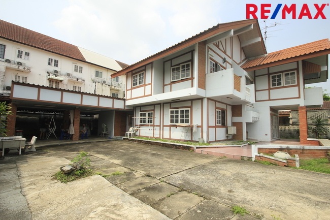 บ้านเดี่ยวแก้วเงินทองราชพฤกษ์ บางพรม 2ชั้น 154วา บ้านสร้างเอง ใกล้ถนนใหญ่ โรงเรียนนานาชาติเคนซิงตัน ใกล้โรงพยาบาลศิริราช แยกไฟฉาย บ้านนอกโครงการ เป็นส่วนตัวบรรยากาศบ้านสวน