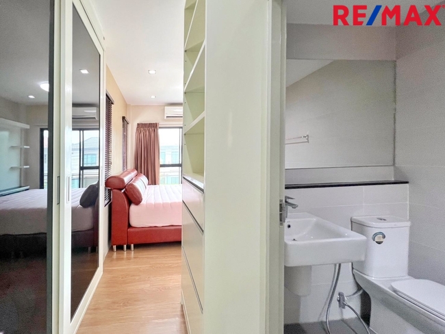ขาย Life Bangkok Boulevard วงแหวน-พระราม9 (ไลฟ์ บางกอก บูเลอวาร์ด วงแหวน-พระราม9) บ้านเดี่ยวสภาพดี สไตล์โมเดิร์น 3 นอน 3 น้ำ ถนนเมน ใกล้สนามบินสุวรรณภูมิ