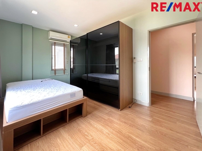 ขาย Life Bangkok Boulevard วงแหวน-พระราม9 (ไลฟ์ บางกอก บูเลอวาร์ด วงแหวน-พระราม9) บ้านเดี่ยวสภาพดี สไตล์โมเดิร์น 3 นอน 3 น้ำ ถนนเมน ใกล้สนามบินสุวรรณภูมิ