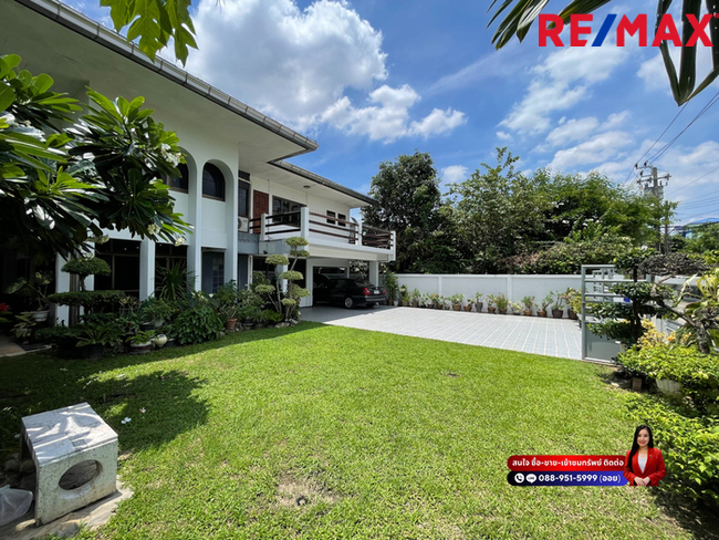 บ้านเดี่ยวปัฐวิกรณ์ – นวมินทร์ 70 - ประเสริฐมนูกิจ43 พื้นที่ดิน 103 ตร.วา 4 ห้องนอน 4 ห้องน้ำ 5 ที่จอด รองรับครอบครัวใหญ่ หรือผู้ที่ต้องการบ้านที่มีพื้นที่เยอะ