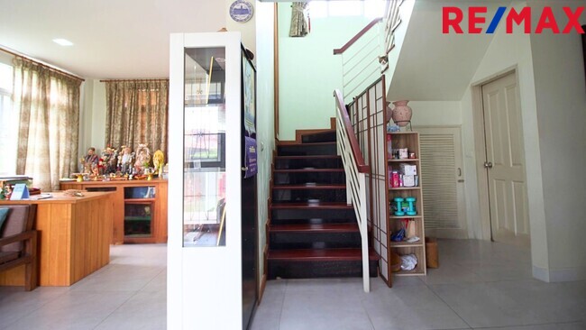 ขายบ้านเทรนดี้ ธารา พระราม 2 หลังริม ติดคลอง แต่งใหม่ทั้งหลัง 4 ห้องนอน 71.7 ตรว