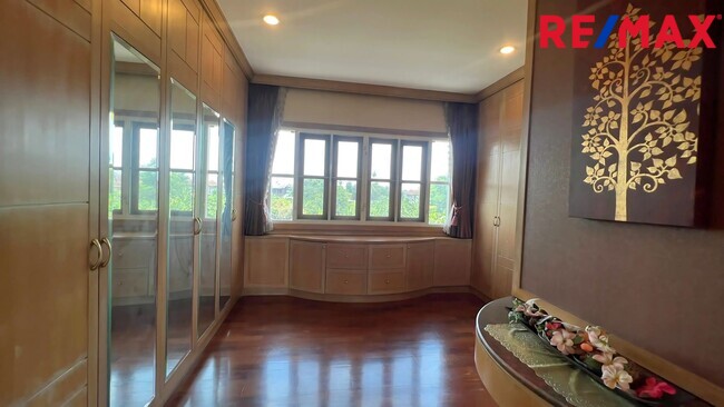 ขายบ้าน พฤกษ์ภิรมย์ สาทร ราชพฤกษ์ ติดถนนเมน ตรงข้ามสวน มีเรือนรับรอง ที่ดินแปลงใหญ่ 227 ตรว.