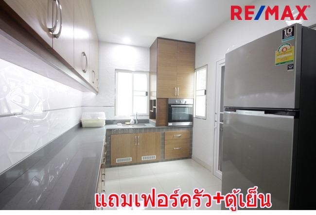 บ้านเดี่ยวภัสสรเพรสทีจปิ่นเกล้าเพชรเกษม บ้านใหม่ไม่เคยอยู่ ขายขาดทุน พร้อมเฟอร์นิเจอร์บิ้วท์อิน แอร์ ตู้เย็น บ้านสภาพดีพร้อมอยู่ 61.9ตารางวา ซ.5ต้นโครงการ ราคาเจรจาได้