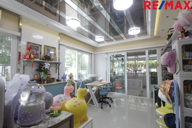 บ้านเดี่ยวคาซ่าวิลล์สุขุมวิท103 Casa Ville Sukhumvit 103 ตกแต่งต่อเติมพร้อมอยู่ 71.7ตารางวา บ้านตัวอย่าง บ้านรุ่นใหญ่ หน้าบ้านไม่มีบ้านตรงข้าม บ้านมุมตรงข้ามสวน หลังแรกของโครงการใกล้ป้อมยาม ทำเลดี
