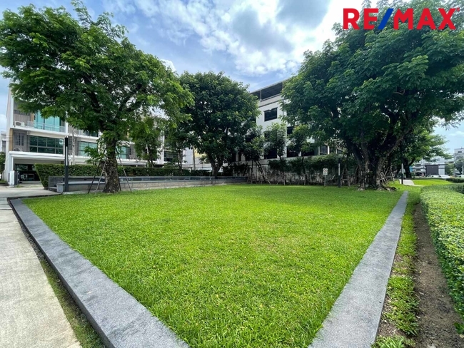 The Terrace รามอินทรา65 ทาวน์โฮม3ชั้น (ซอยถนอมมิตร) ที่ดิน 22 ตร.วา ใช้สอย 180 ตร.ม. เดินทางไปได้ทั้ง พระราม 9 / เอกมัย / บางนา / ดาวคะนอง หรือจะวนไปออกวงแหวนตะวันออกเพื่อไปลำลูกกา รังสิต