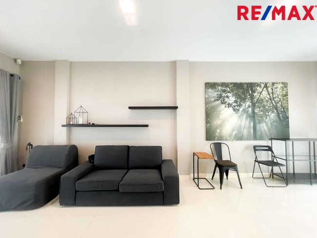 The Terrace รามอินทรา65 ทาวน์โฮม3ชั้น (ซอยถนอมมิตร) ที่ดิน 22 ตร.วา ใช้สอย 180 ตร.ม. เดินทางไปได้ทั้ง พระราม 9 / เอกมัย / บางนา / ดาวคะนอง หรือจะวนไปออกวงแหวนตะวันออกเพื่อไปลำลูกกา รังสิต