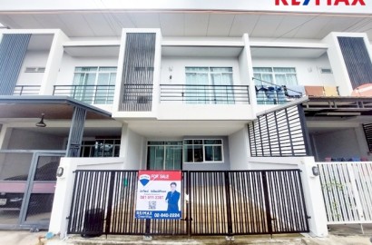 ขายทาวน์โฮม 2 ชั้น โครงการเดอะ มิราเคิล พลัส เพชรเกษม 63 โครงการ1