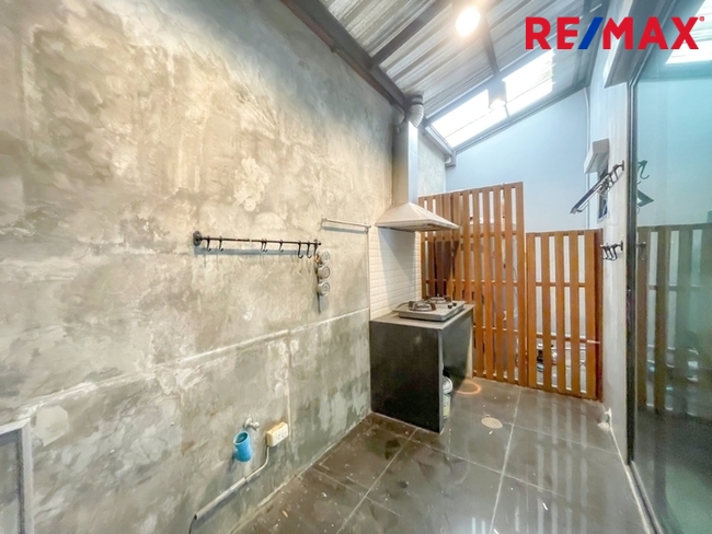 ECO SPACE เกษตร-นวมินทร์ 2 พื้นที่ 20.9 ตร.ว. พื้นที่ใช้สอย 175 ตร.ม. เหมาะสำหรับทำโฮมออฟฟิศ สำนักงาน หรืออยู่อาศัย ต่อเติมห้องครัวแล้ว