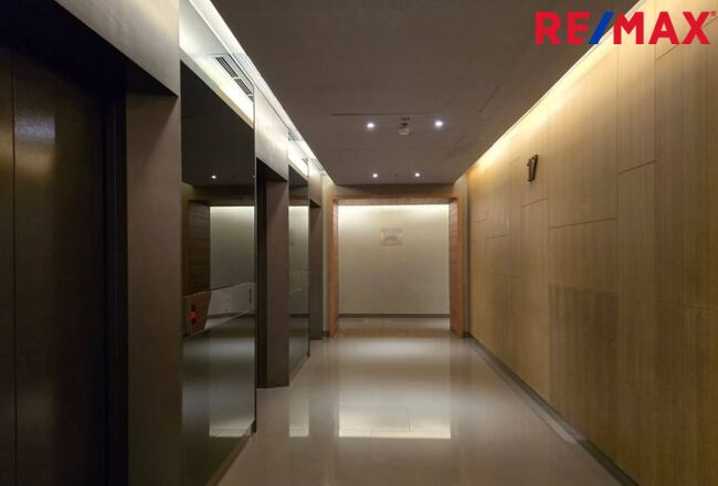 ขาย The River ขาย HOTDEAL !! The River Condominium1 ห้องนอนใหญ่ (ชั้น 17th Tower B พื้นถึงฝ้าสูง 2.6 เมตร)1 ห้องนอนใหญ่ (ชั้น 17th Tower B พื้นถึงฝ้าสูง 2.6 เมตร) วิวเปิดโล่งทางแม่น้ำและวิวเมืองทางทิศใต้