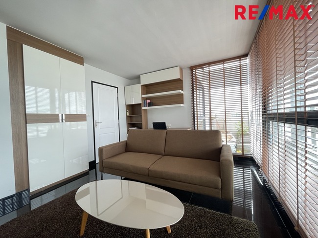 Condo for rent, Bangkok Feliz Sukhumvit 69 BTS พระโขนง คลองเตย 2 ห้องนอน ราคาดี ห้องมุม พร้อมแต่งสวย Built-in และเฟอร์นิเจอร์วัสดุอย่างดี