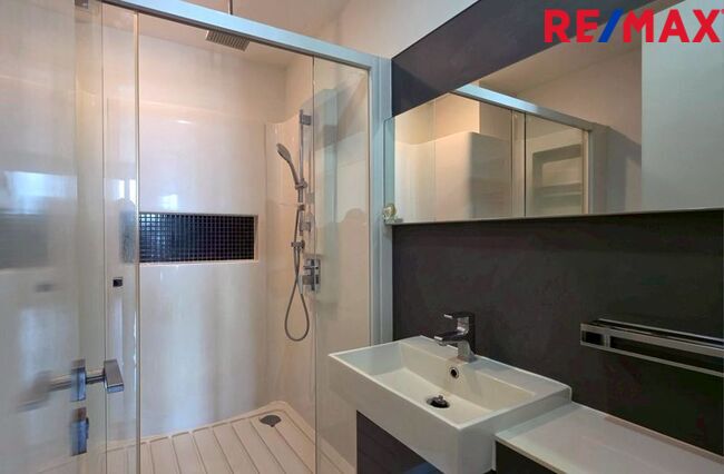 (มาใหม่! รูปเยอะ ) The Room Sukhumvit 62 (45 ตร.ม. 1 ห้องนอน ราคาดี! ที่สุดในโครงการ ตร.ม. ละเพียง (111,xxx Baht/sq.m.) หรือ "เพียง 4,990,000 บาท" เท่านั้น