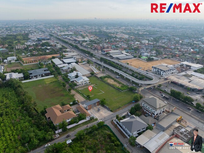 ขายที่ดินบางแค เนื้อที่ 201.70 ตร.วา. หมู่บ้านธนะธำรงวิลเลจ (แปลงมุม) ต้นโครงการ ใกล้เดอะมอลล์บางแค-MRTหลักสอง เหมาะกับการสร้างบ้านหรู