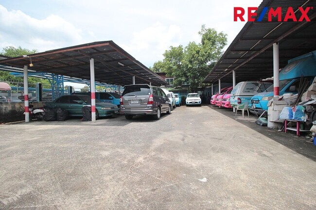 ขายที่ดิน จรัญสนิทวงศ์ 25  ห่างจากถนนหลัก 700 เมตร ถมแล้ว ฟรีตึก 239 ตรว.